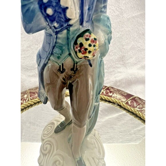 Goldcrest Creation "Rendezvous" by P. Porcher – Figurine #812 – 8.5" Tall - Picture 4 of 11